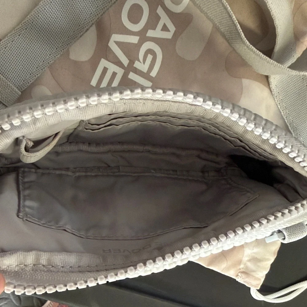 Dagne Dover Small Quilted Crossbody Bag in Light grey - Picture 6 of 7